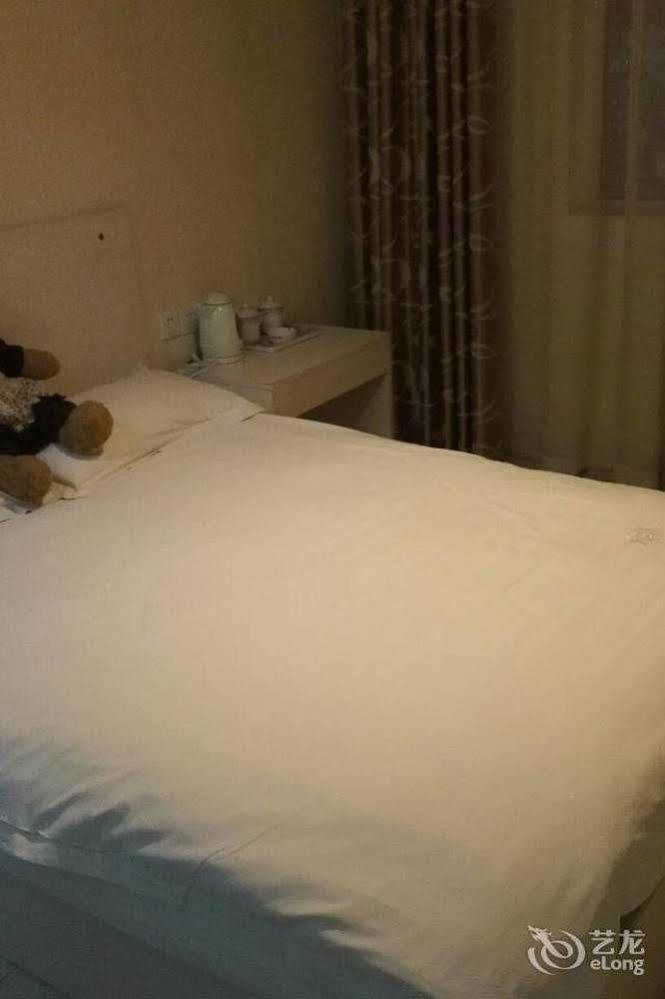 Luoyang Love Me Fashion Hotel Kültér fotó